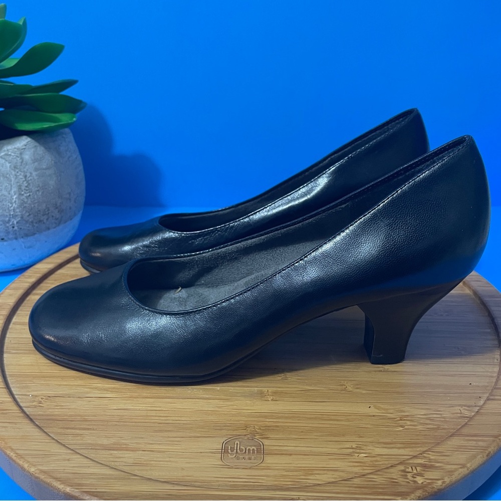 Aerosoles Wise Guy Leather Pumps Black Slip-On Kitten Heel Dress Shoes Size 9M
